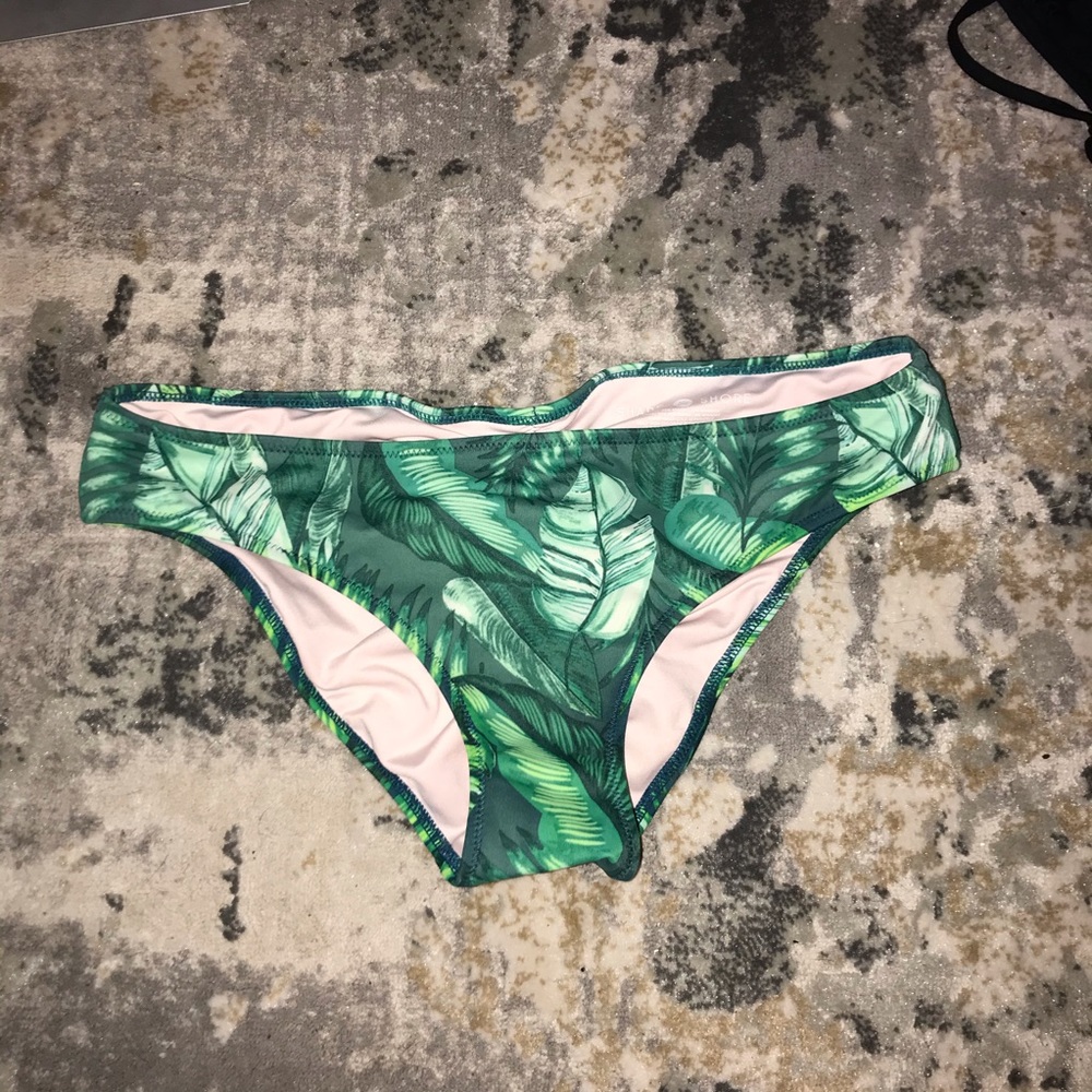 cheeky bikini bottoms medium